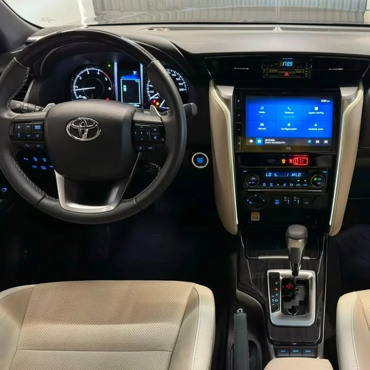 Toyota SW4 Diamond Diesel 7 lugares Aut.
