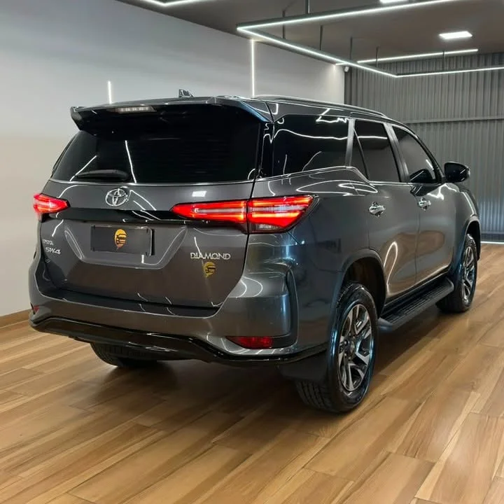 Toyota SW4 Diamond Diesel 7 lugares Aut.